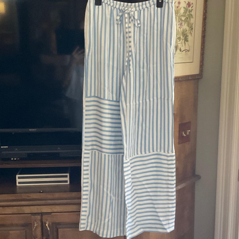 Oh what fun…these Anthropologie pants are awesome. I only owner, mint, not worn.